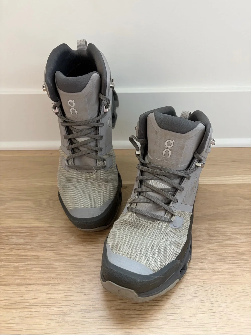 On Running Men's Cloudrock II Mid-Height Trail Boots Gray 10.5 Glacier/Eclipse